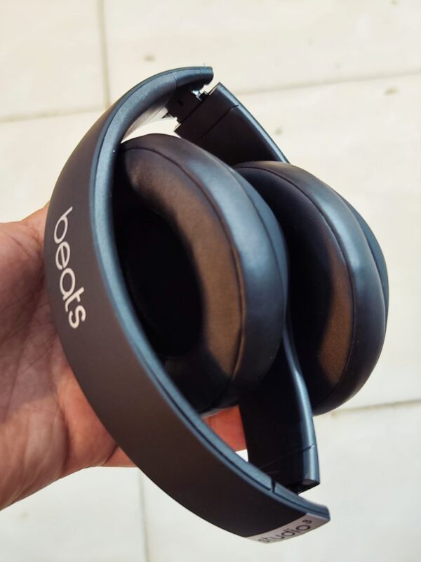 هدفون استوک بیسیم بیتس مدل Beats Studio 3